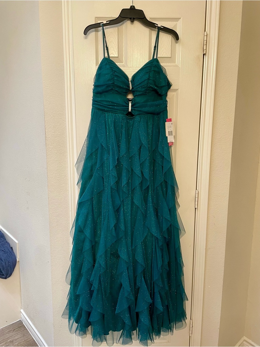 Elegant Emerald V-neck Prom Dress